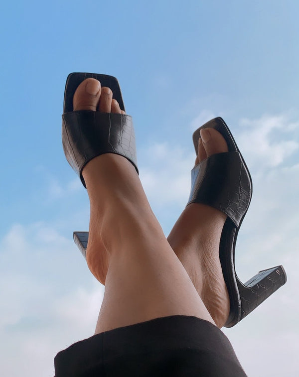 Ariana Textured Heels