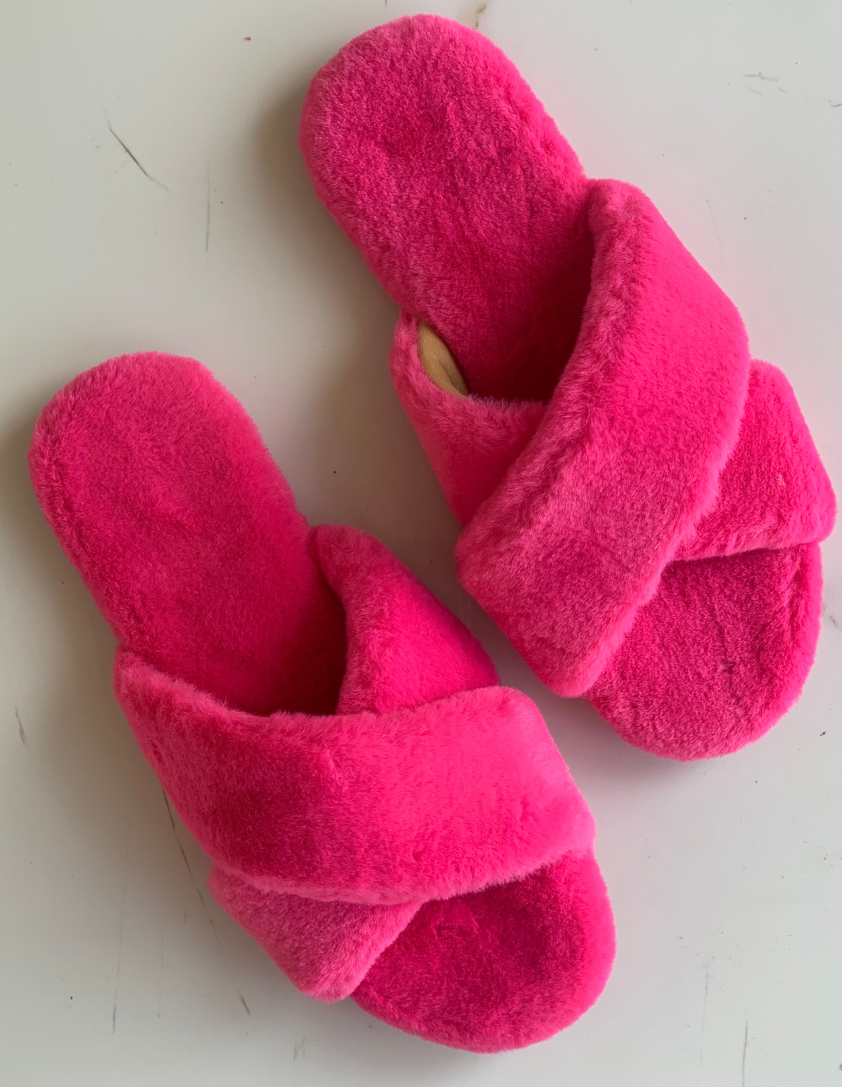 Pink 2024 fur sliders